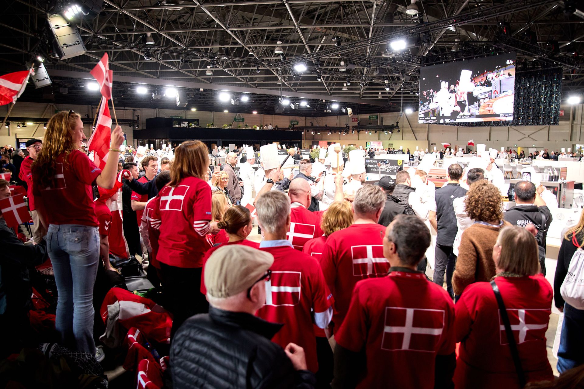 Dansk jubel og larm fra tribunerne under hele konkurrencen. Foto: Jesper Bøjlund / Bocuse