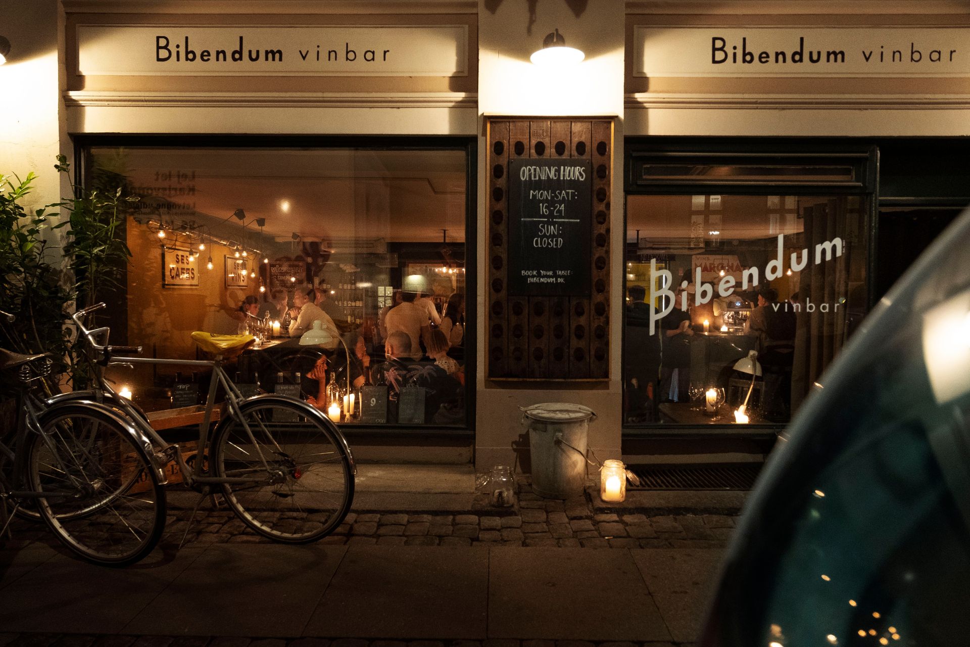 Bibendum vinbar i aftenlys. Foto: Husted Gruppen.